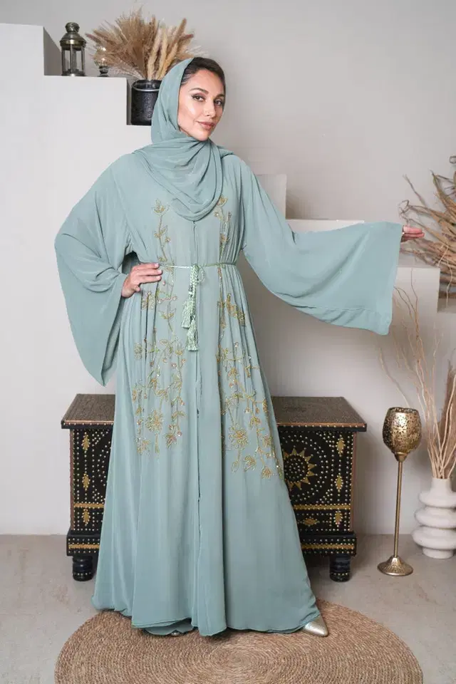 trendy abaya