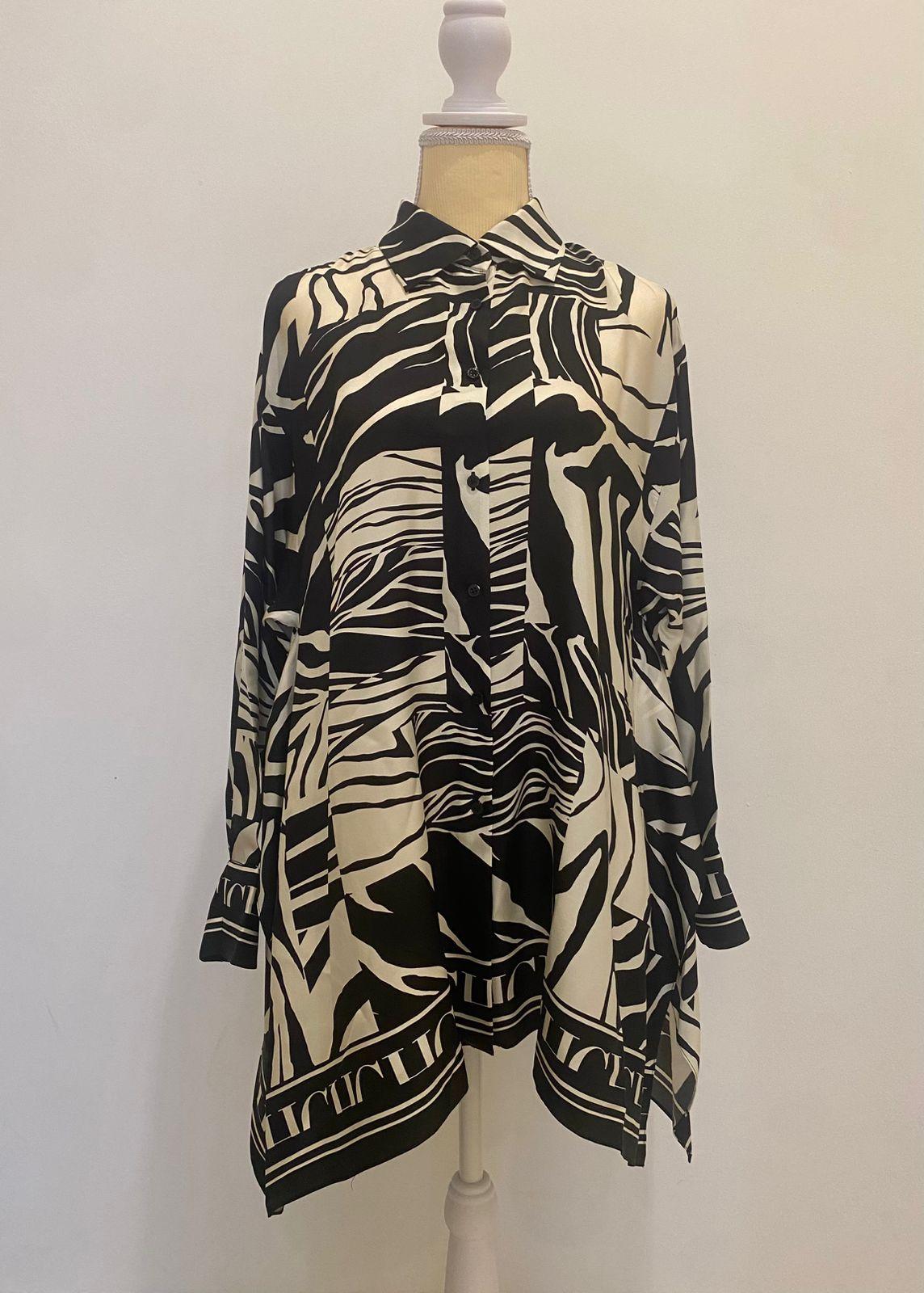 Carolina Herrera Black and White Silk Long Sleeves Blouse thumbnail 3