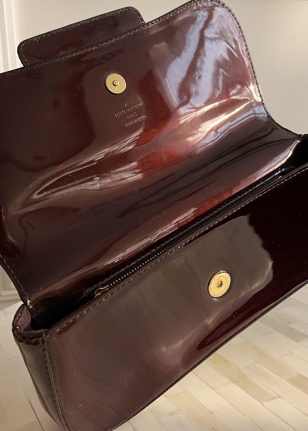Louis vuitton Amarante Sobe Clutch in Vernis Leather thumbnail 4