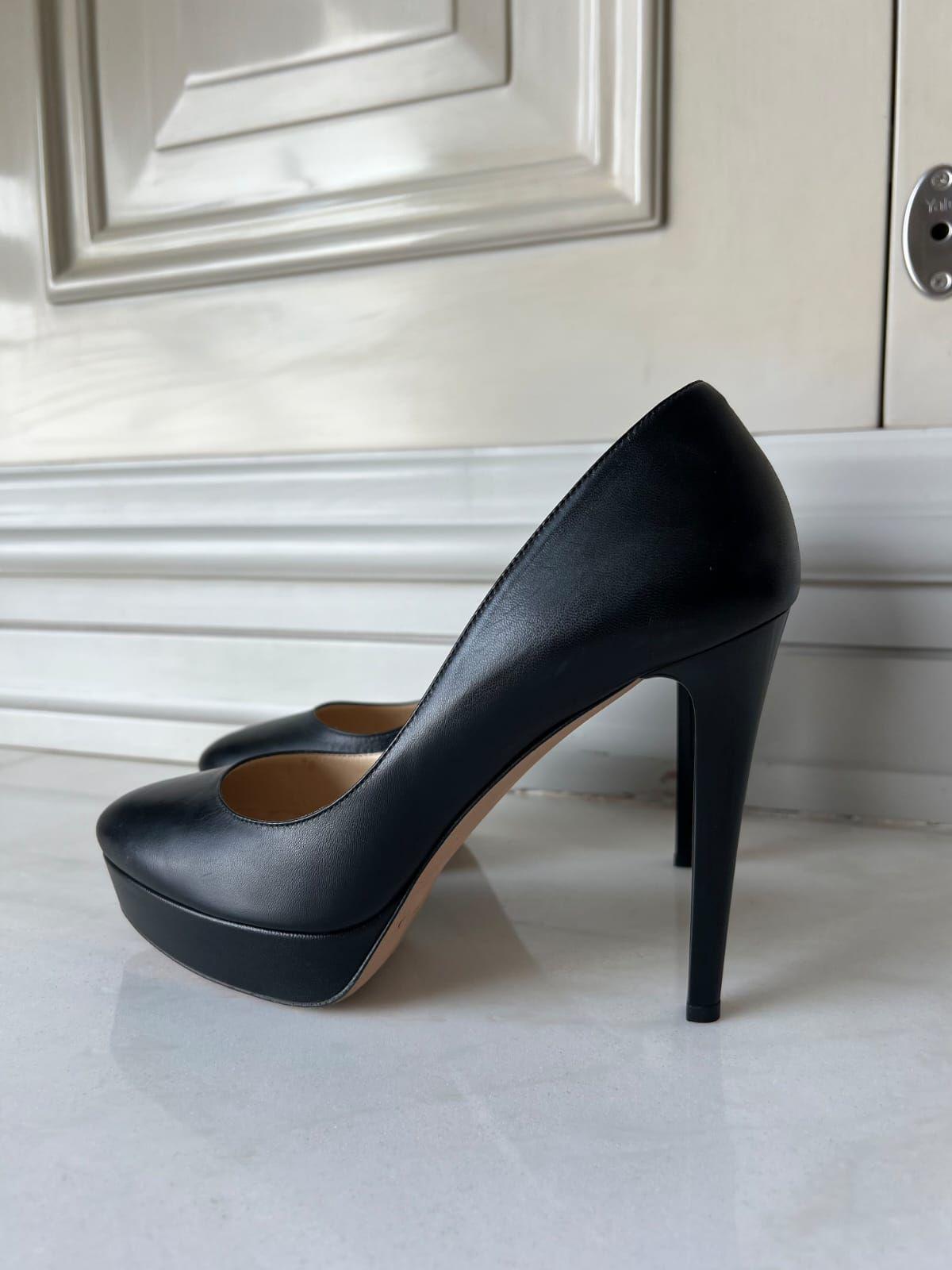 Jimmy Choo black leather pumps thumbnail 4