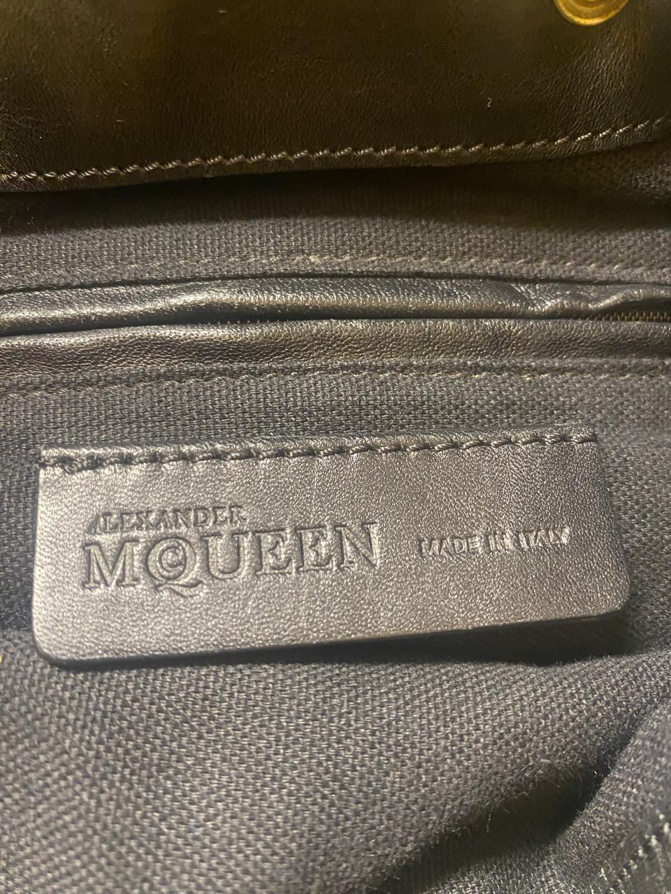 Alexander McQueen Leather Bucket Bag thumbnail 4