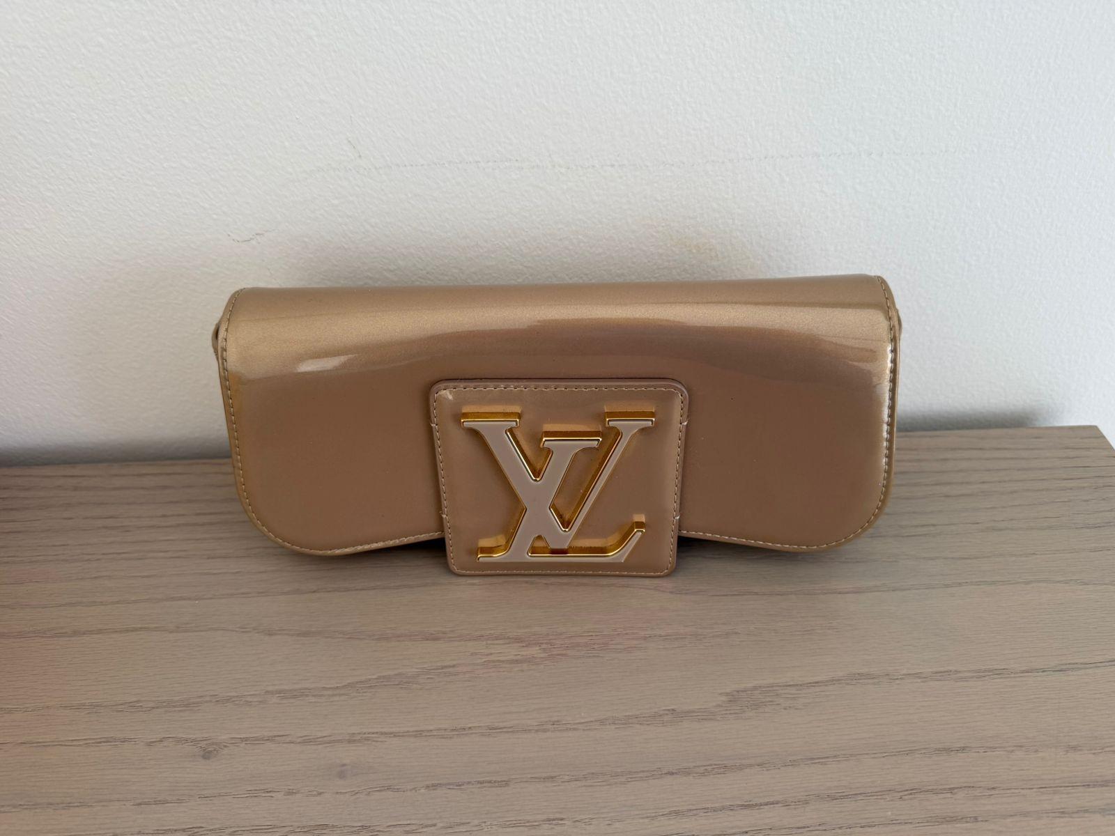 Louis Vuitton Beige Poudre Vernis Sobe Clutch thumbnail 2