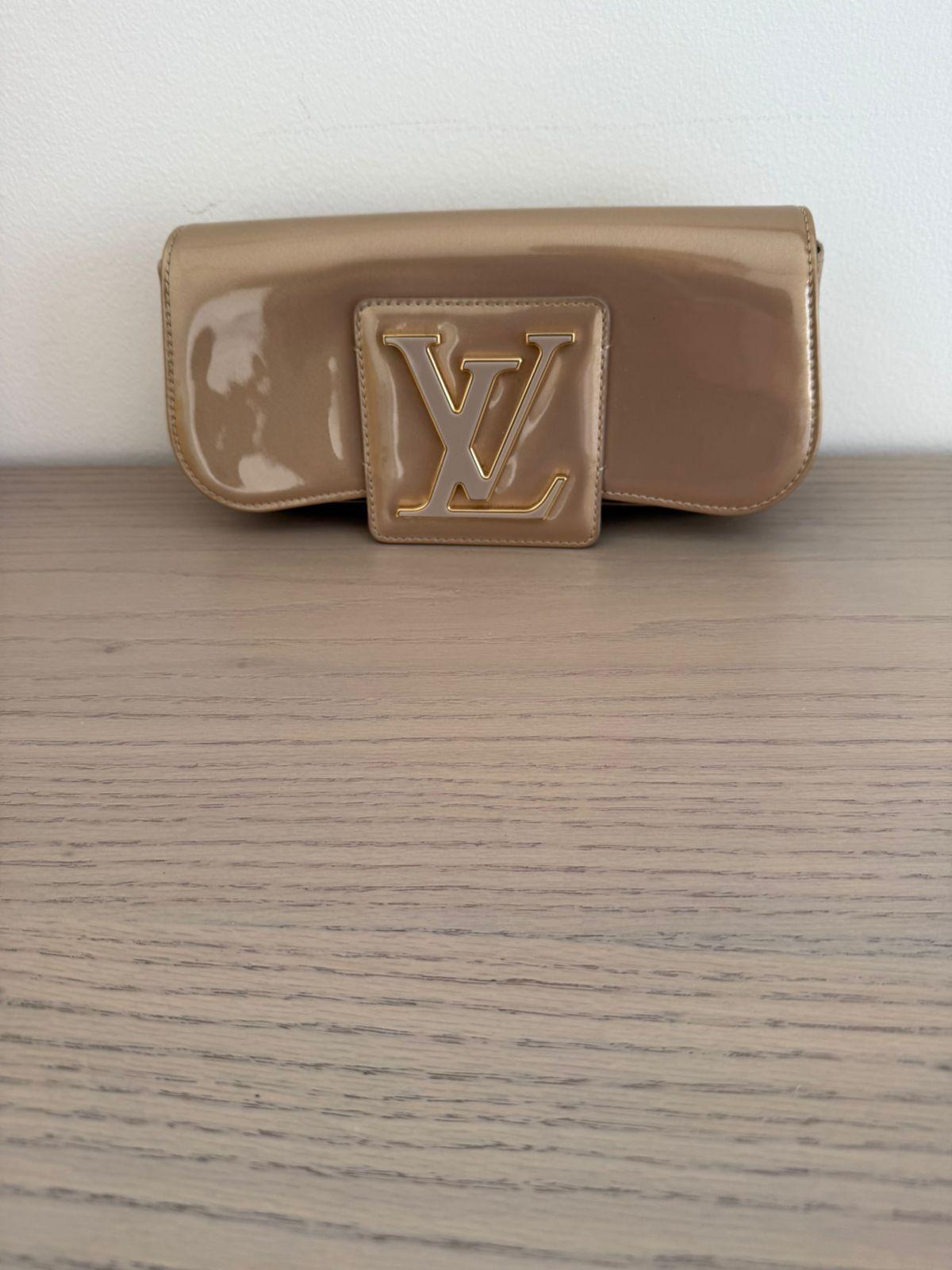 Louis Vuitton Beige Poudre Vernis Sobe Clutch thumbnail 3