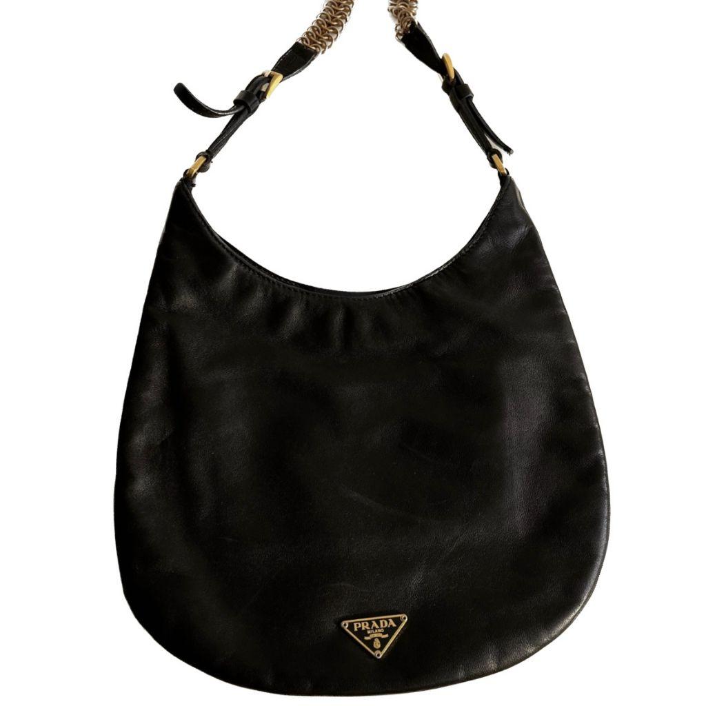 Prada

Large leather shoulder bag