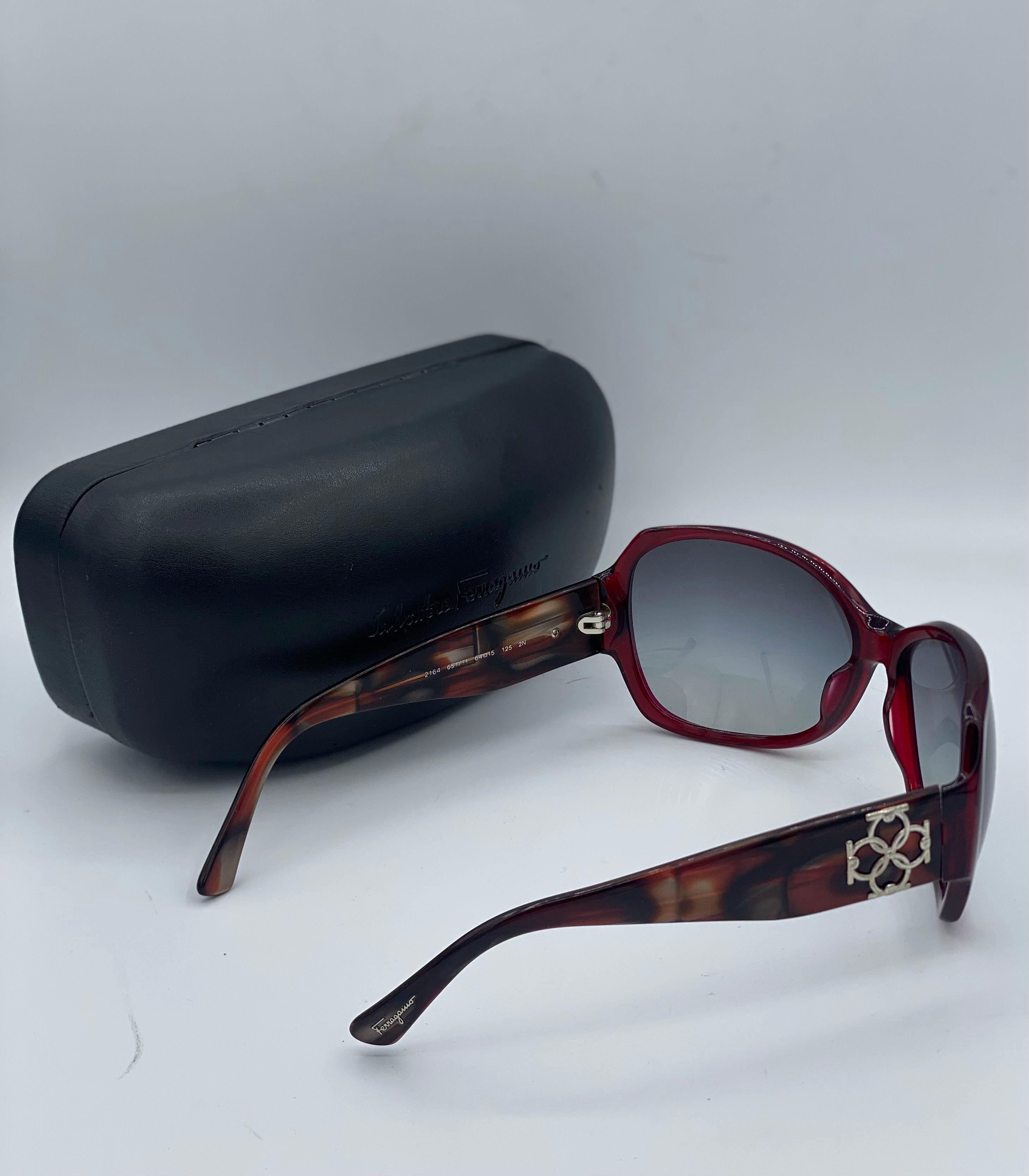 Salvatore Ferragamo sunglasses thumbnail 2