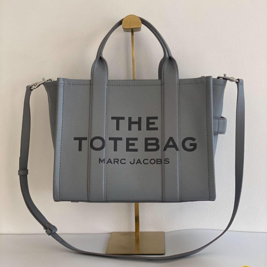 Marc Jacobs
The Medium Tote bag