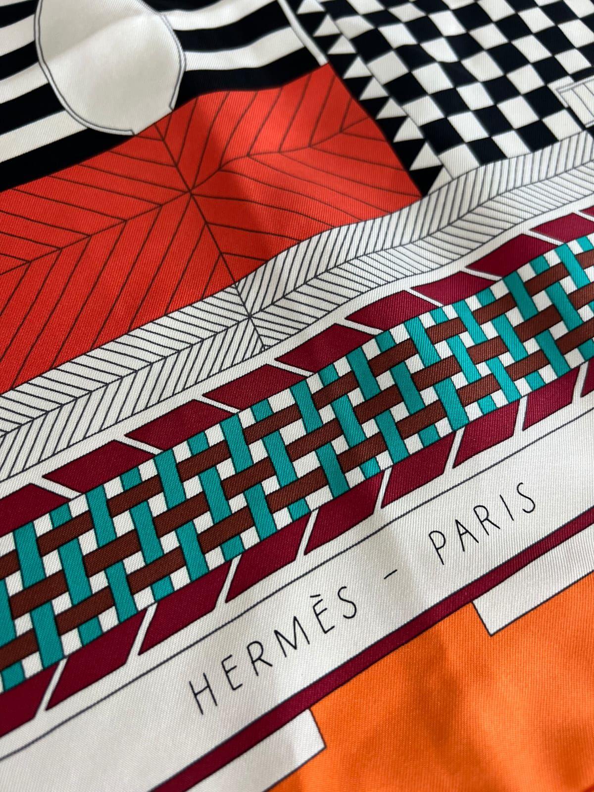HERMES Promenade Dans Le Faubourg Silk Scarf thumbnail 4