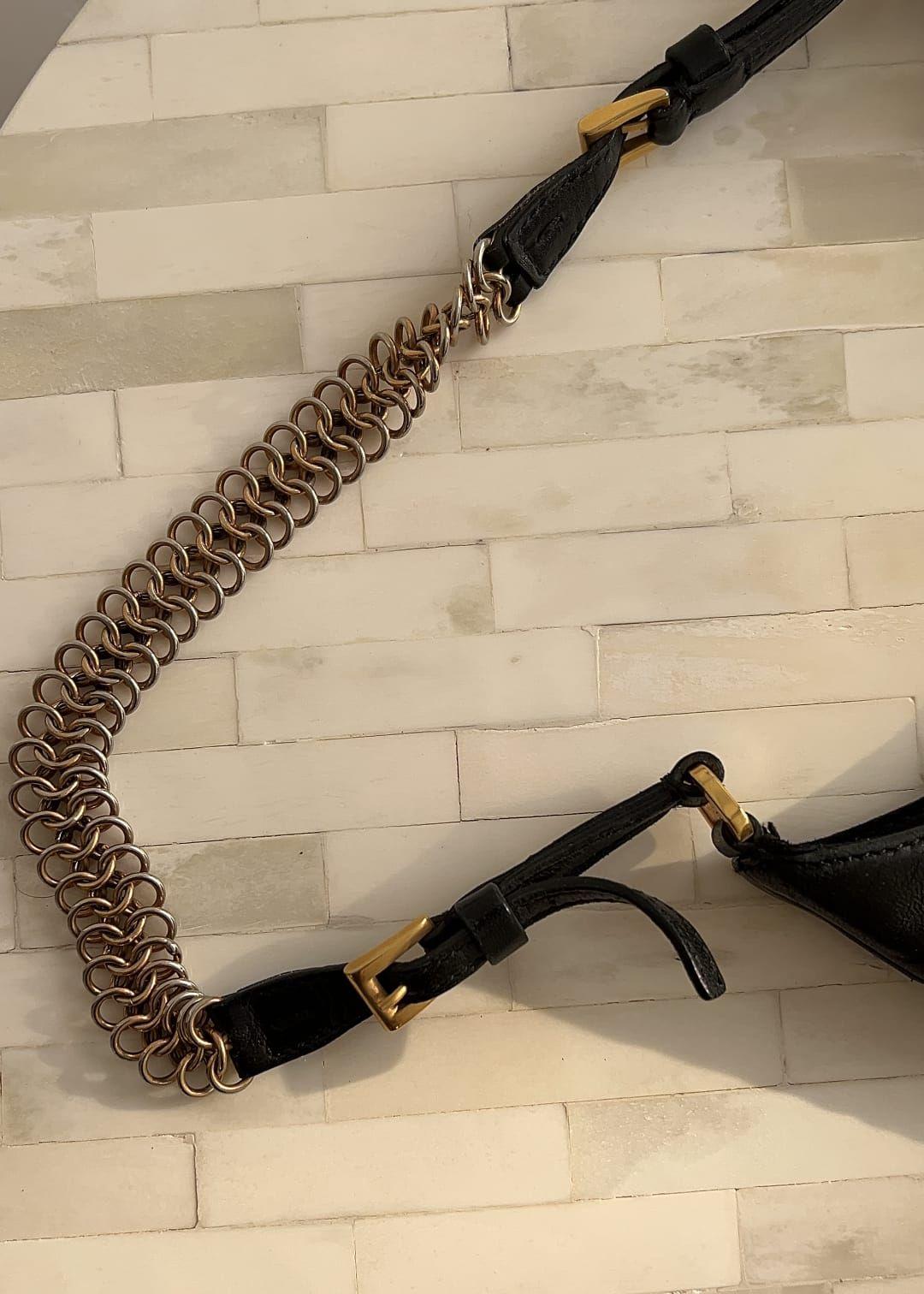 Prada

Large leather shoulder bag thumbnail 3